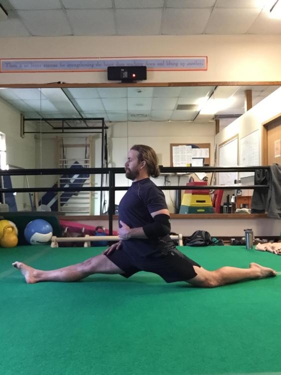 Right Front Splits 1-7-17.JPG