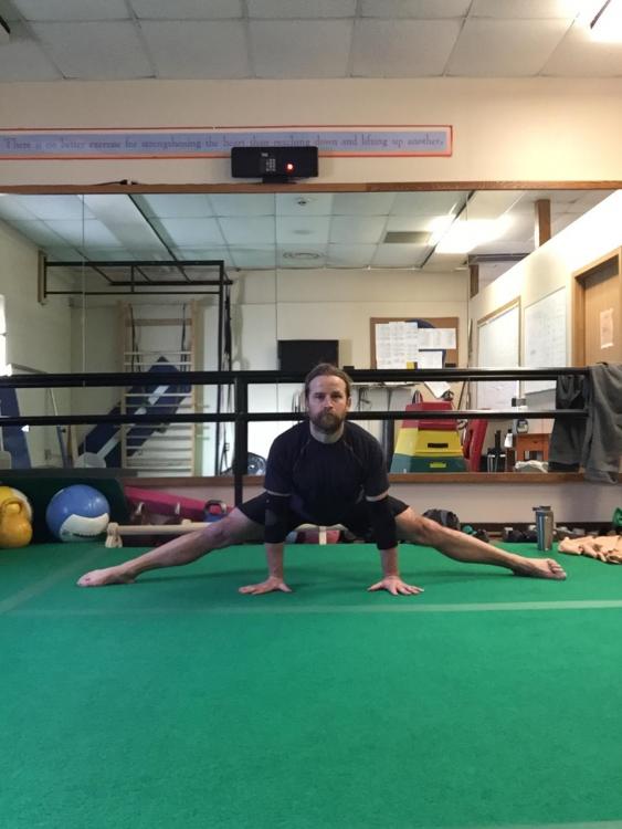 Middle Splits 1-7-17.JPG